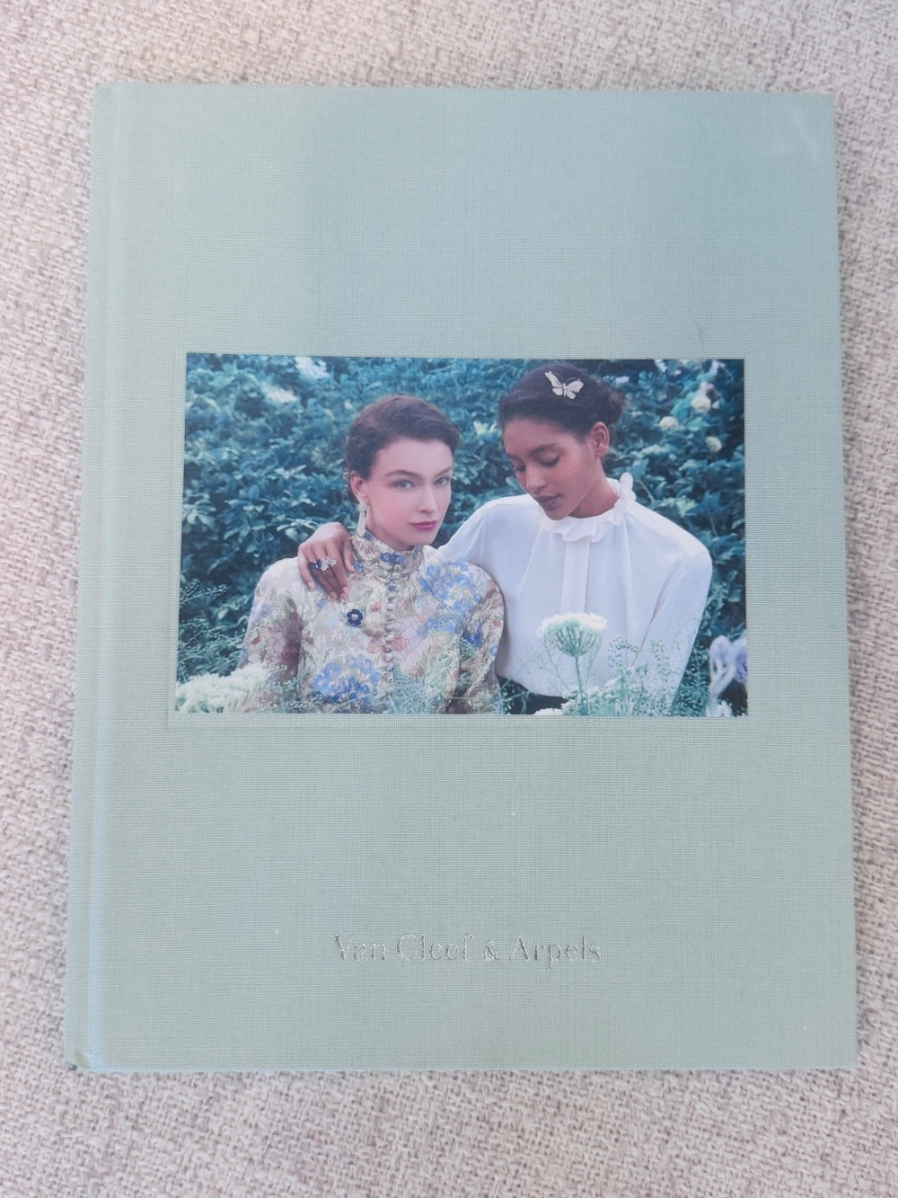 Van Cleef & Arpels Pastel Green and Pink Presentation Card